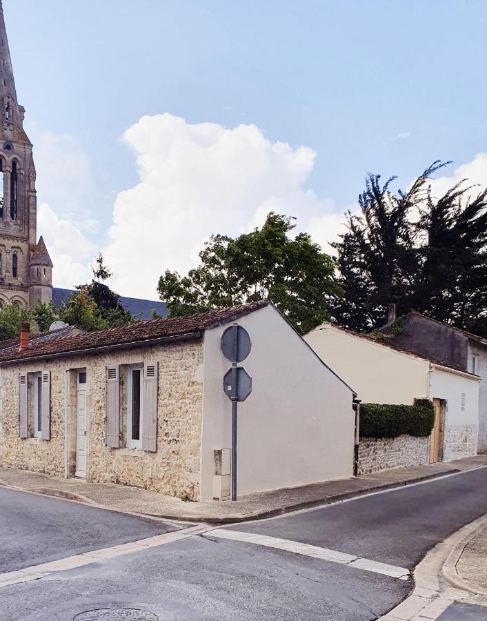 La Maison De Jeanne Lesparre-Medoc Exterior photo